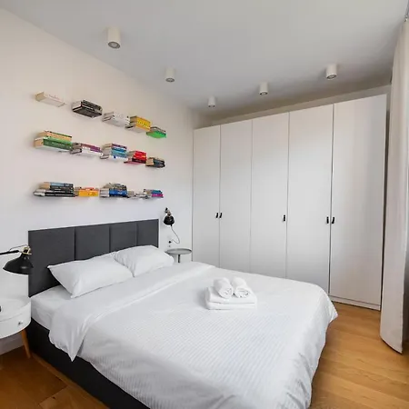 Ochota Siewierska Modern By Bookinghost *