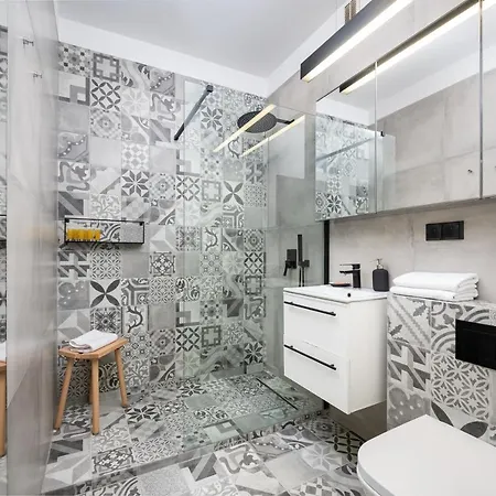 Ochota Siewierska Modern By Bookinghost