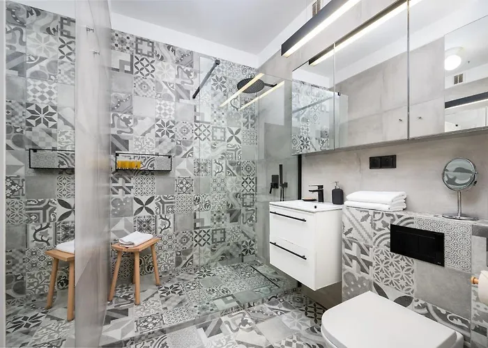 Ochota Siewierska Modern By Bookinghost