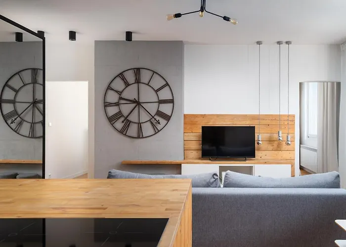 Ochota Siewierska Modern By Bookinghost * وارسو