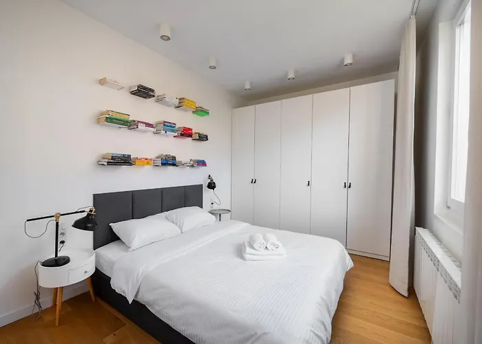 Ochota Siewierska Modern By Bookinghost *