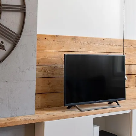 Ochota Siewierska Modern By Bookinghost * Varsóvia